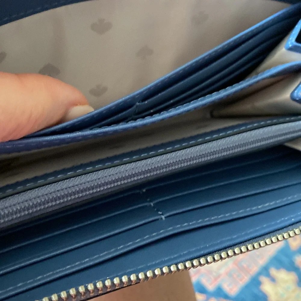 Kate Spade 2-tone blue wallet - Picture 5 of 10